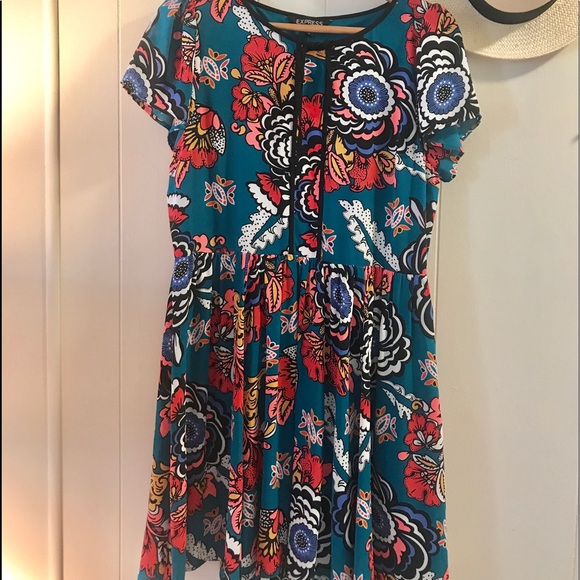 Express Dresses & Skirts - Express Floral dress